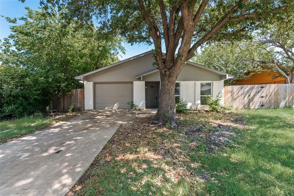 This recently updated home located in the heart of Carrollton features: open floor plan, all new flooring, updated bathrooms, new cabinets, quartz countertops, stainless appliances, freshly painted interior and exterior.