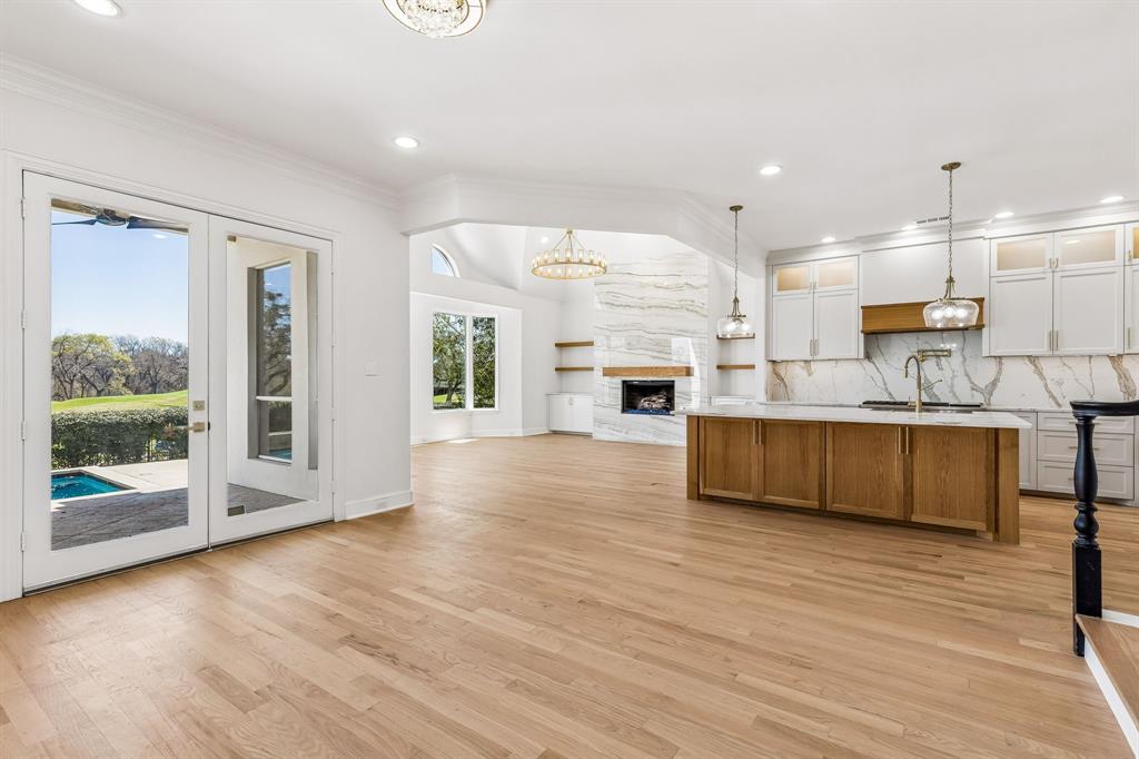 Kings Court Of Willow Bend - Residential