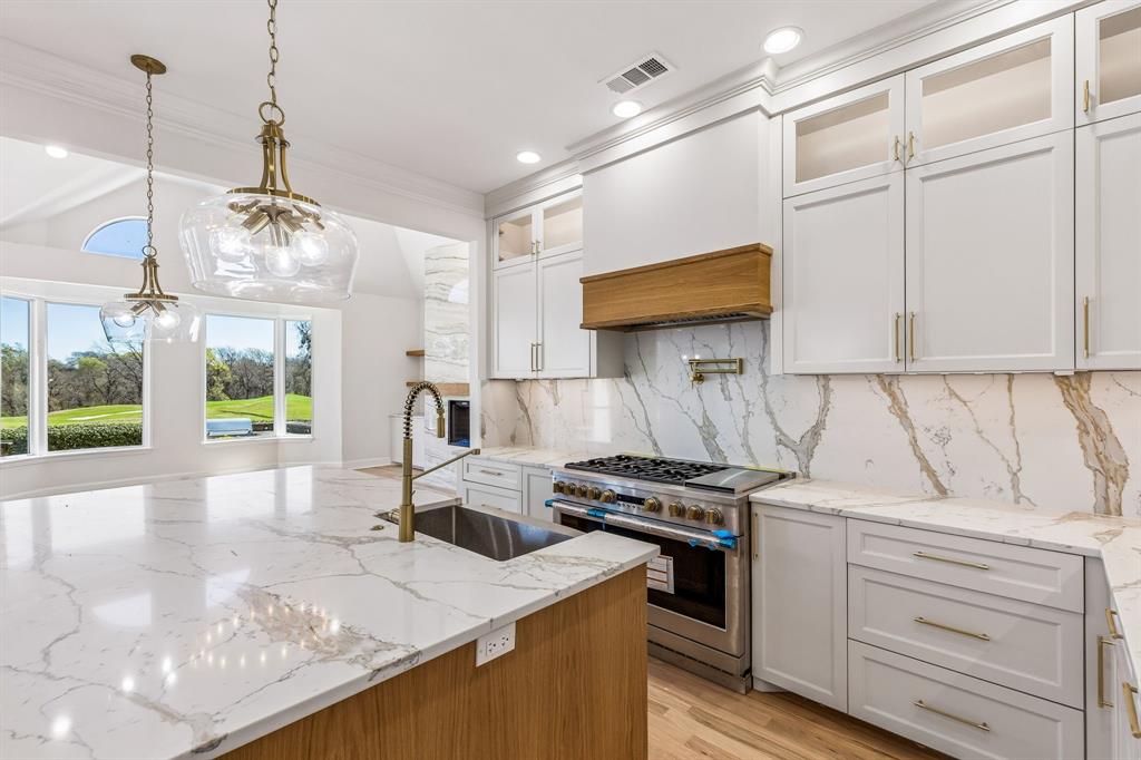 Kings Court Of Willow Bend - Residential
