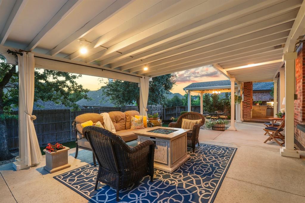 Whispering Oaks Nrh - Residential