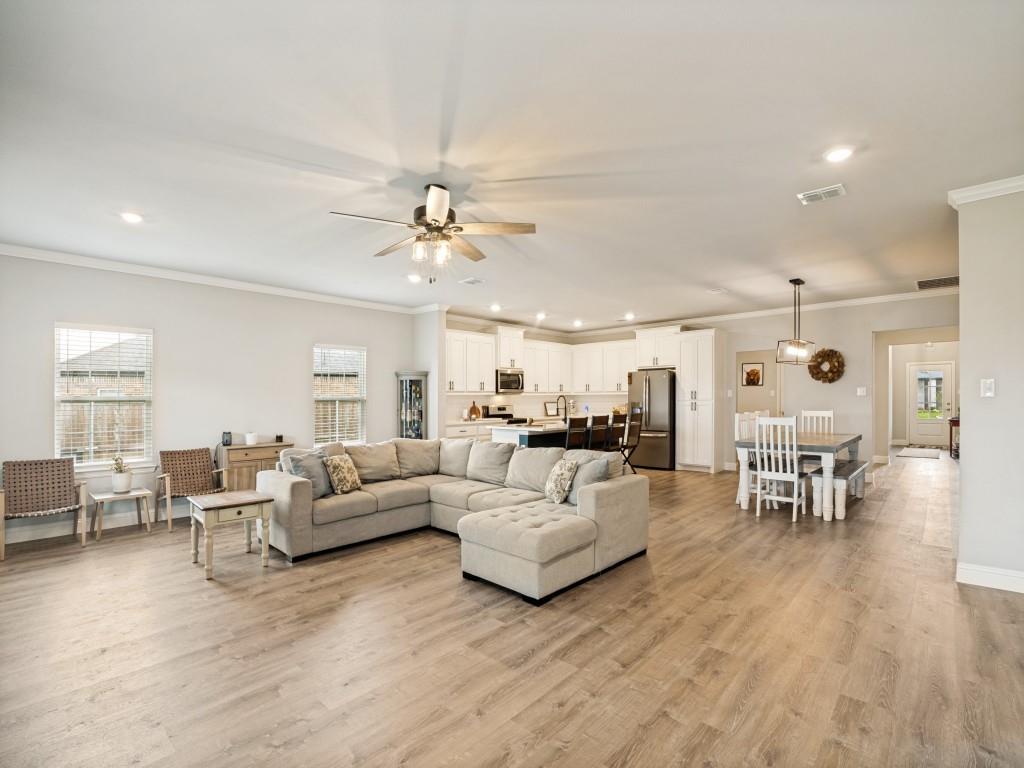 Lakepointe - Residential