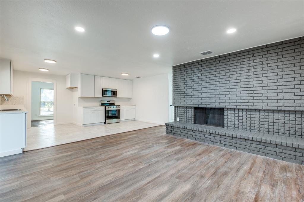White Rock Village 01 - Residential