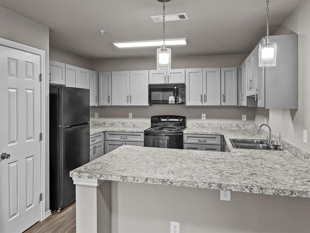 Sable Ridge Condos Ph 01-06 - Residential