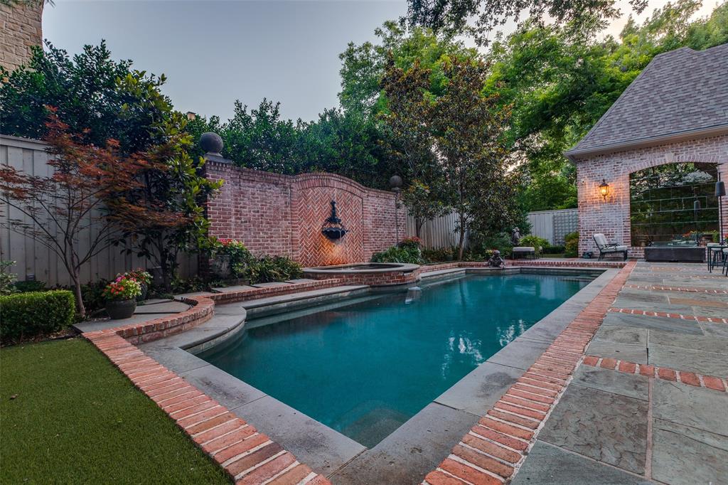 El Parado - Residential