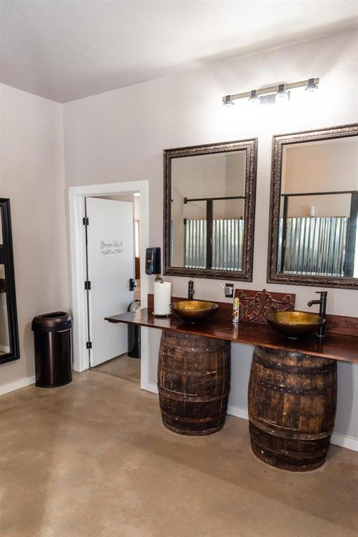 A1253 P PRICE, ACRES 14.896 - Residential