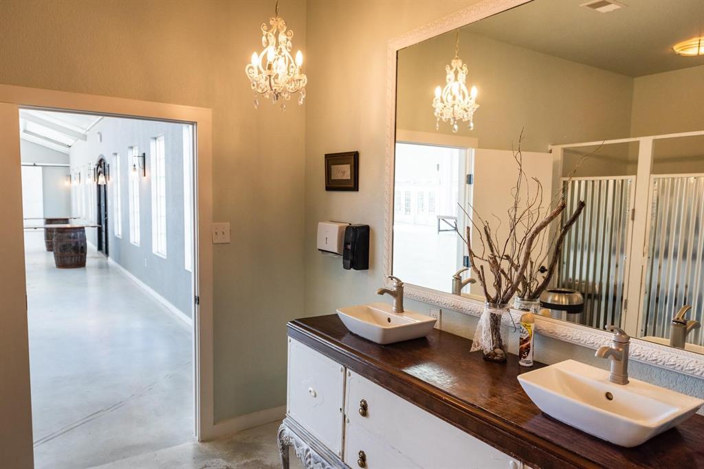 A1253 P PRICE, ACRES 14.896 - Residential