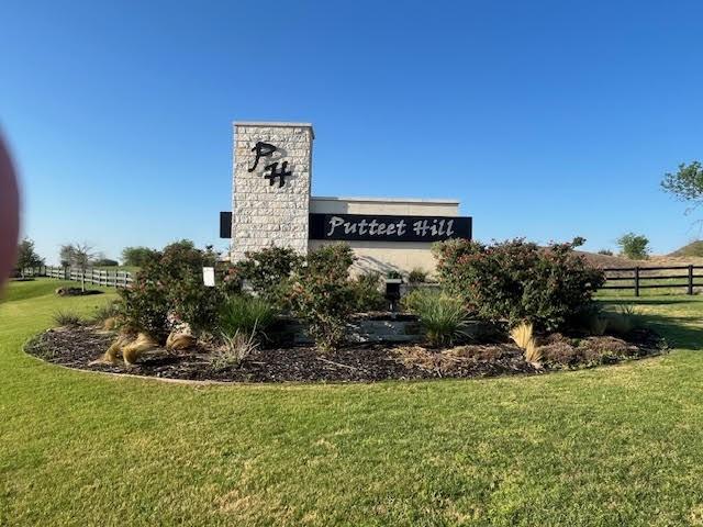 Putteet Hill is a Desired gated Residential community to build your dream home. Minutes from Granbury and from FT Worth. Rolling hills with native trees and grasses, paved concrete streets, 9-acre private park with a 6-acre fishing lake, Centralized P.O. boxes to reduce daily traffic in the community. Amazing views and serene surroundings with a blend of luxury Homes. This 2+ acre lot is in walking distance to the private lake. This lot has various Native trees, a seasonal creek bed and lush native grasses that add beauty to the property for a gardeners or landscapers imagination. 
Waiting for your new home design and the landscaping you desire.