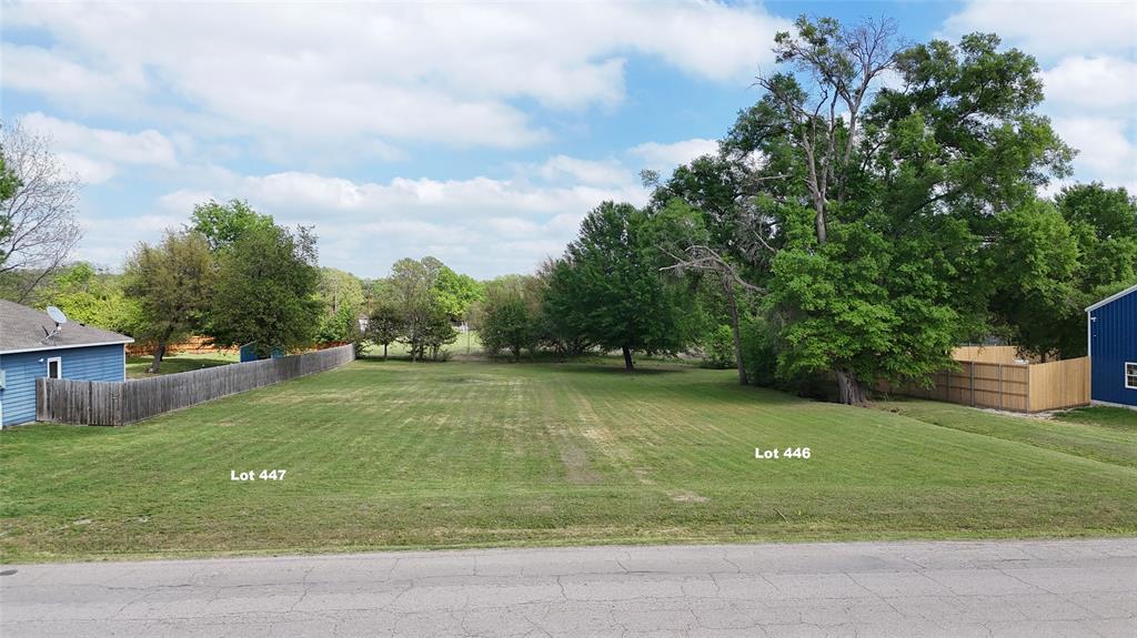 Whispering Oaks - Land