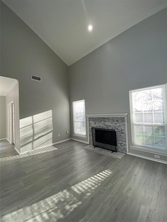 Country Club Pl-Rev - Residential