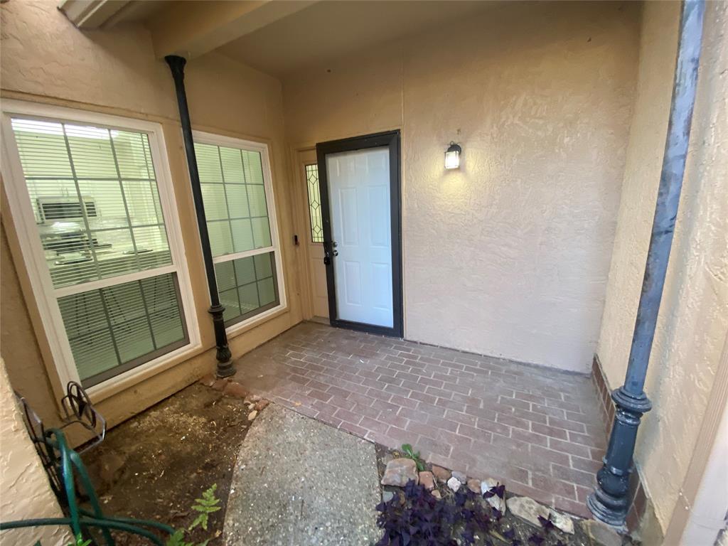Country Club Pl-Rev - Residential