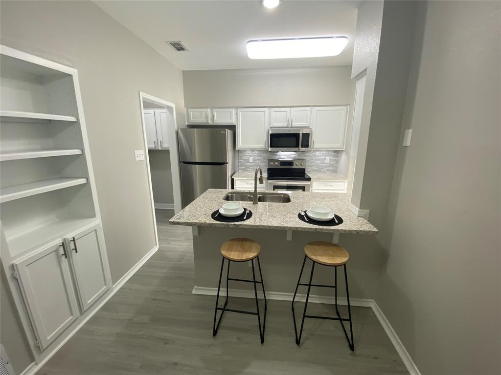 Country Club Pl-Rev - Residential