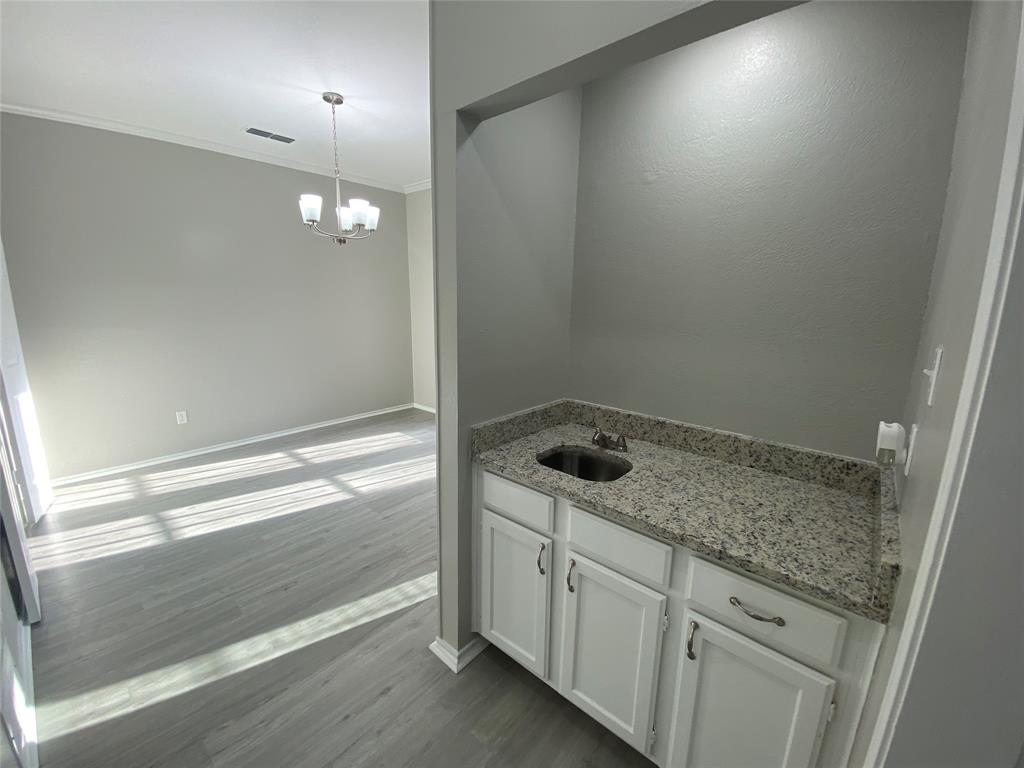 Country Club Pl-Rev - Residential