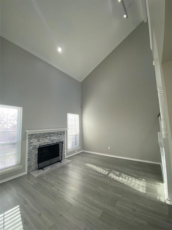 Country Club Pl-Rev - Residential