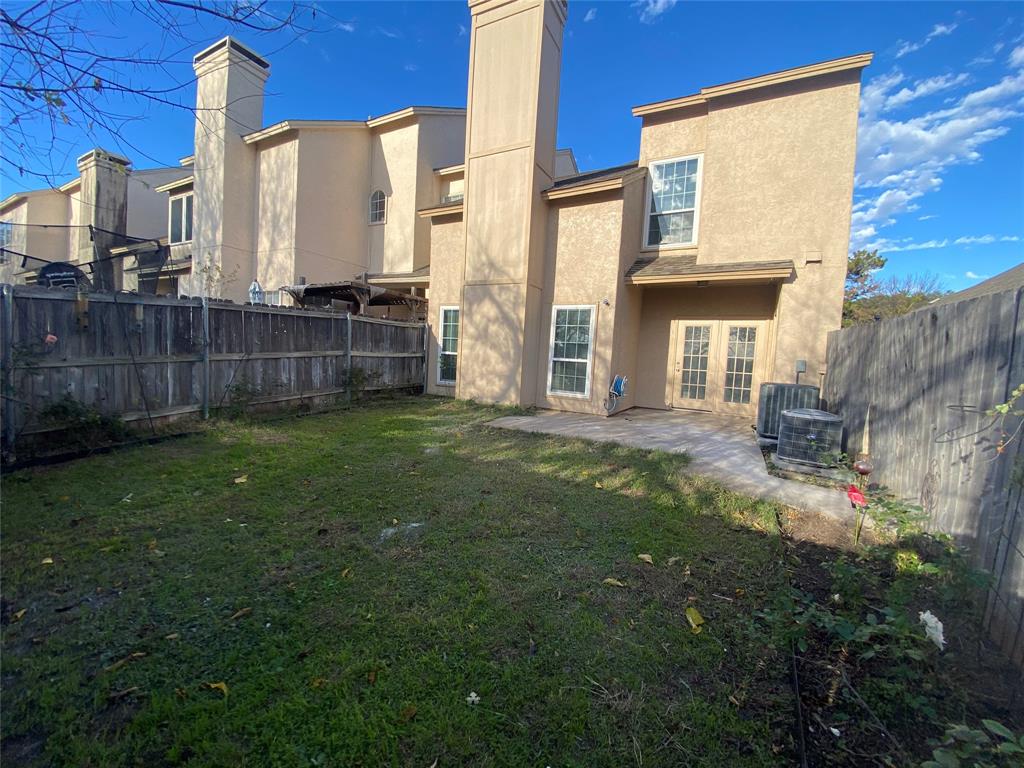 Country Club Pl-Rev - Residential