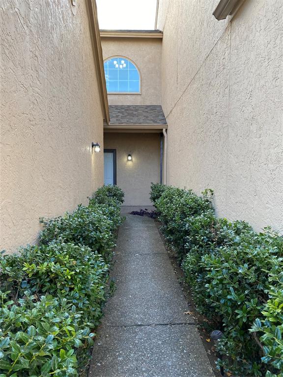 Country Club Pl-Rev - Residential