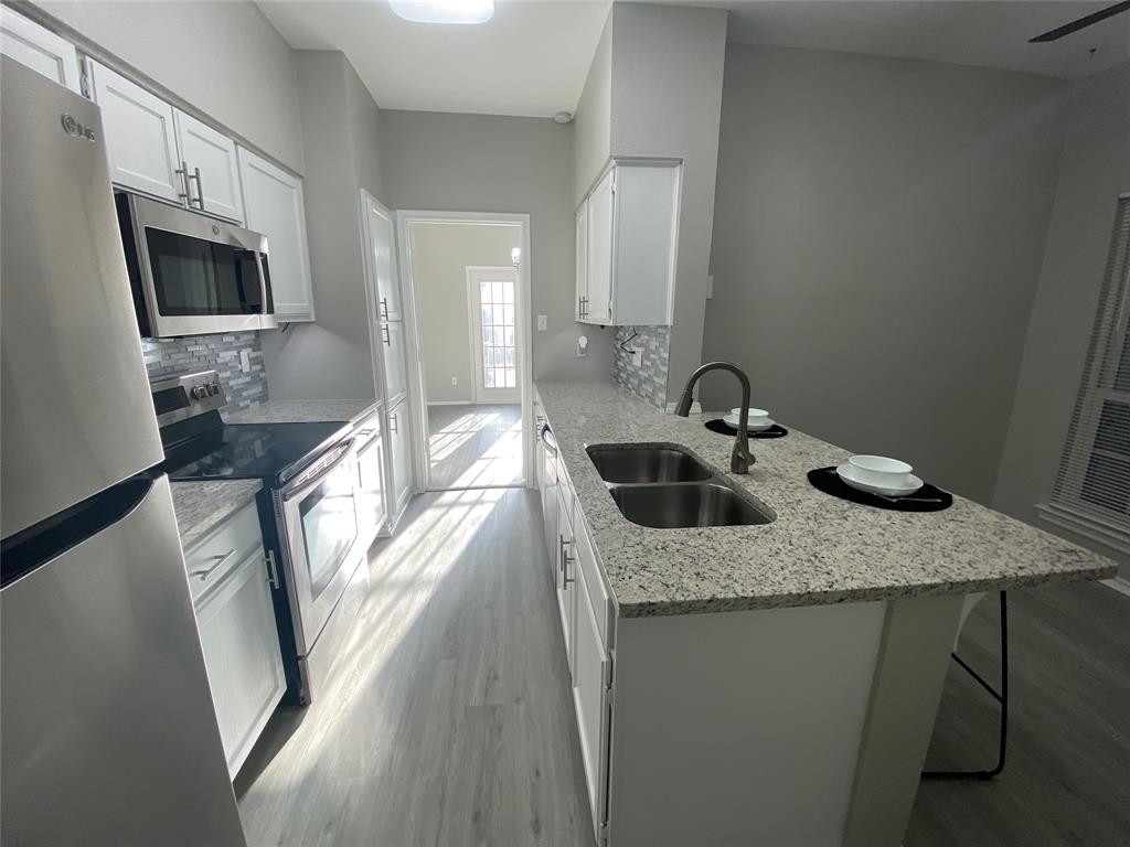 Country Club Pl-Rev - Residential