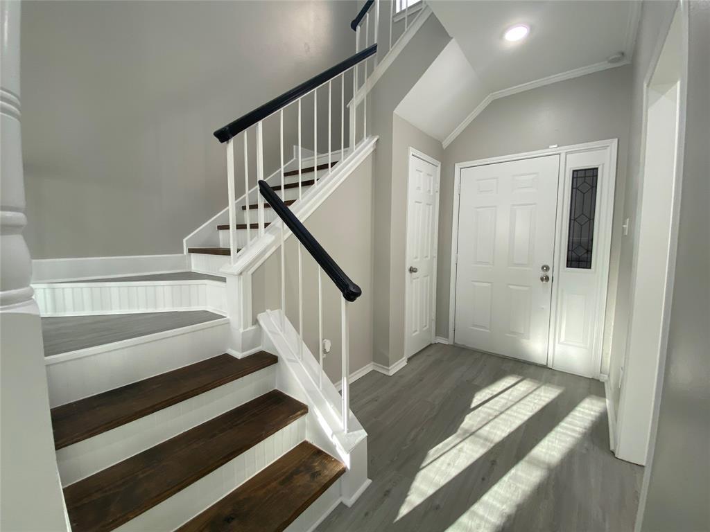 Country Club Pl-Rev - Residential