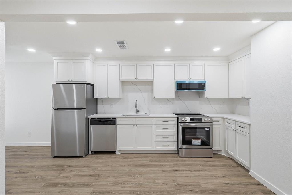 University Place Condo - Residential