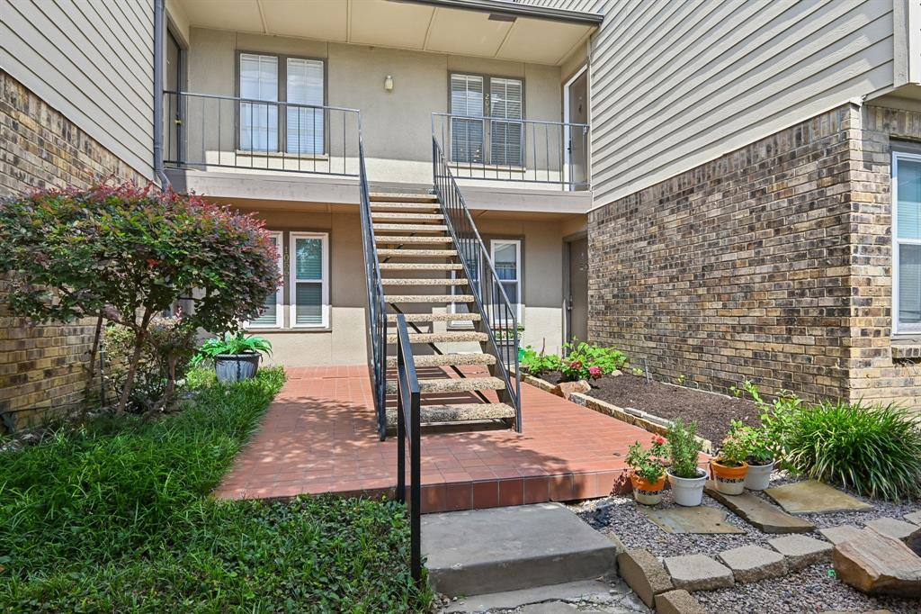Prestonwood Green Condos - Residential