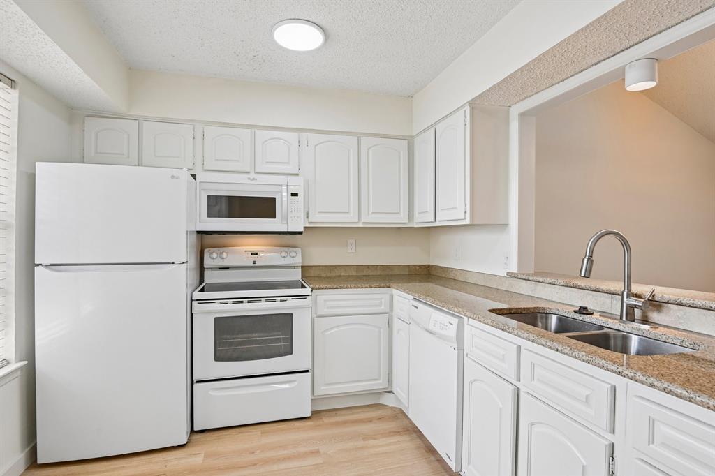 Prestonwood Green Condos - Residential