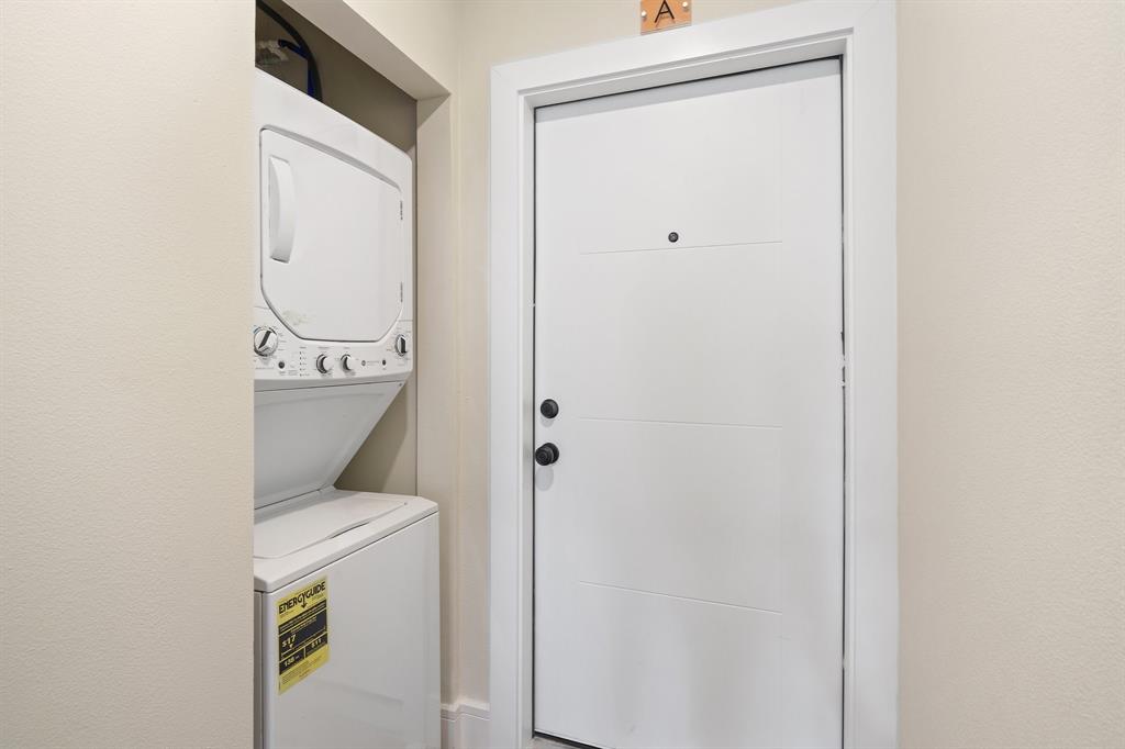 Dicksons East Dallas - Residential Lease