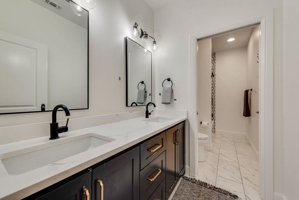 Bella Crossing - Residential