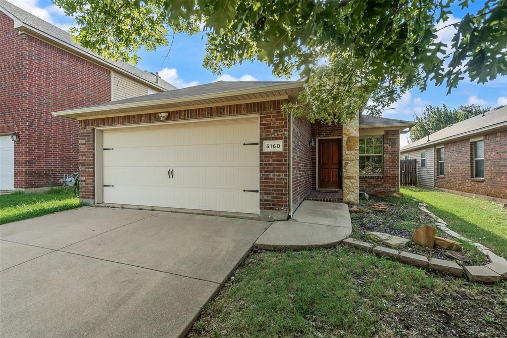 Charming 3-bed, 2 Bath with exceptional commuter Convenience!  Welcome home! The bright open-concept floor plan maximizes space and natural light, offering a cozy living area with wood floors, functional kitchen with built in wood cabinetry, and generously sized bedrooms.
Step outside into your spacious covered patio, perfect for entertaining. Walking distance to community pool and playground.