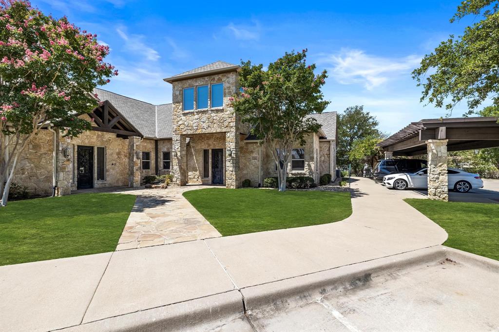 HALL, LBG #686 Add - Commercial Sale