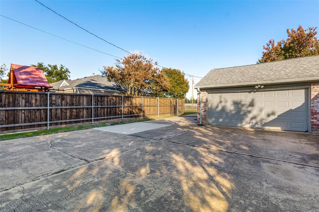 Walnut Hills Manor 02 - Residential