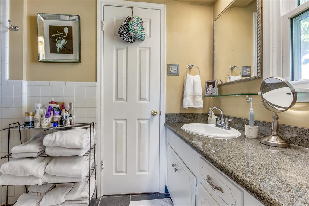 Walnut Hills Manor 02 - Residential