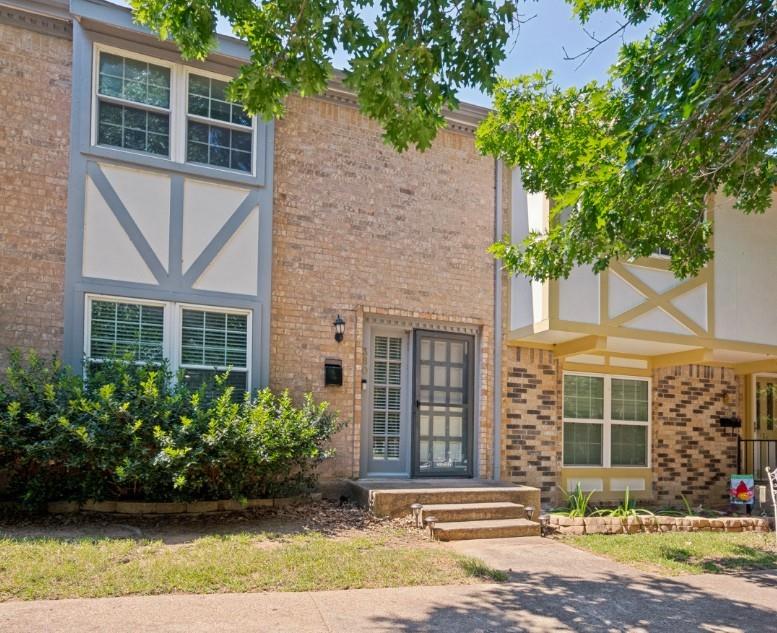 Here's your chance to own a BELOW MARKET property just minutes from AT&T Stadium, the Entertainment District, and the University of Texas at Arlington!! Looking for a blank canvas to call your own OR to add to your rental portfolio? This is the one! A tri-level townhome tucked away in the calm and serene Arlington Downs community. Bring your ideas and a little bit of elbow grease to make this property your own.