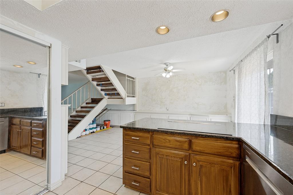 Arlington Downs Twnhs - Residential