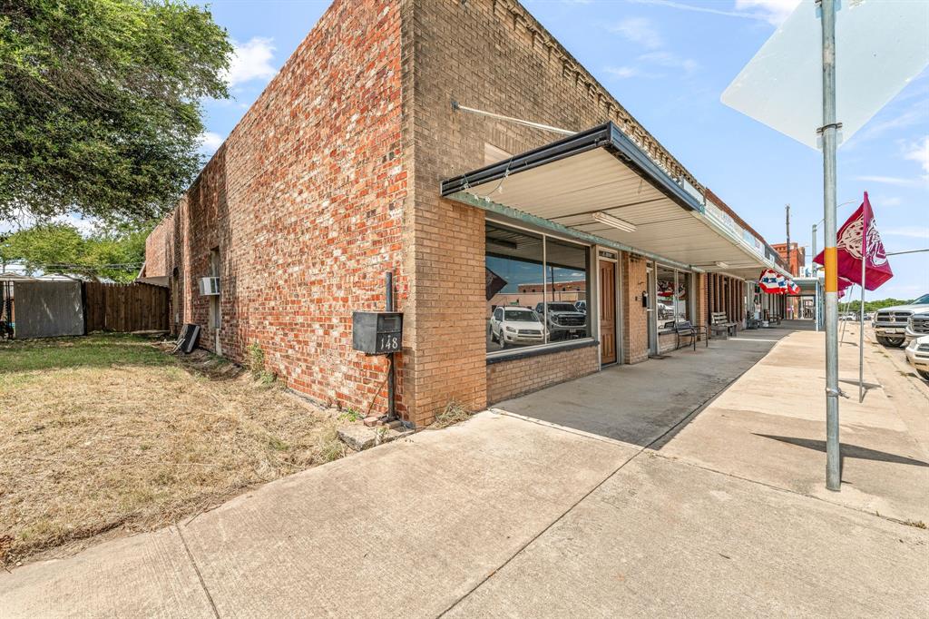 Orig Deleon - Commercial Sale