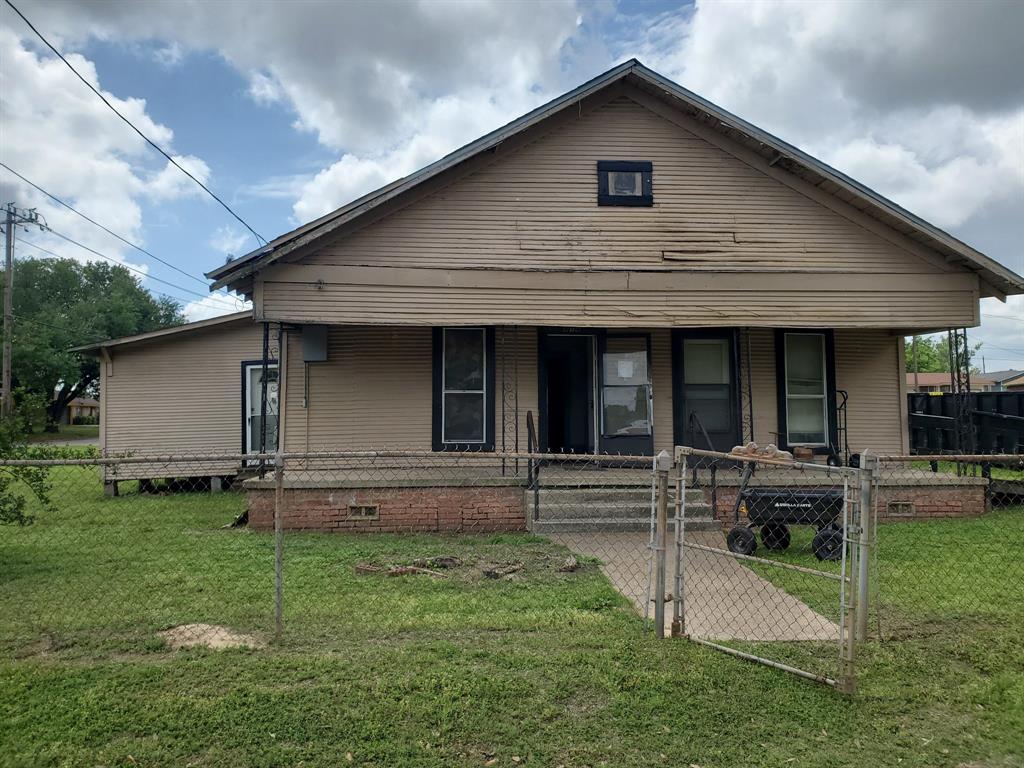 Investor opportunity with upside potential in Athens, TX! This 3-bed, 2-bath home was built in 1912. The property requires an extensive rehab and is ideal for a savvy investor, handyman, or renovation-focused buyer looking for their next project. With major TLC needed throughout, this home presents an opportunity to renovate, add value, and customize the layout to fit your strategy. No repairs will be completed by the seller. A repair estimate and scope of work are available for review, making it easy to evaluate costs and plan improvements. The existing footprint offers flexibility for multiple exit strategies, including rental use, long-term hold, or a full resale. Situated in an established area behind the post office, this property provides easy access to shopping and commerce in a booming community with active redevelopment.