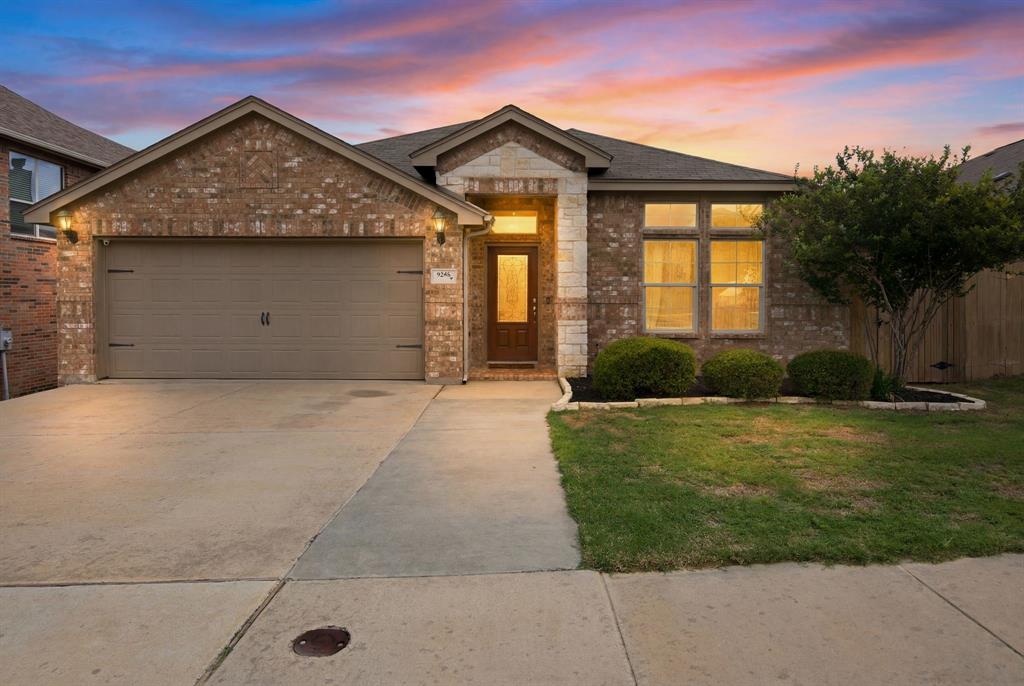 Beautifully designed 3-bedroom, 2-bath home with a dedicated office located in the desirable Sunview Addition. Situated on an elevated lot with scenic views, this home offers an inviting open-concept floor plan perfect for both everyday living and entertaining. The spacious primary suite features a relaxing sitting area, creating the perfect private retreat. Throughout the home, you’ll find custom cabinetry, quality finishes, and an attractive Austin stone exterior that adds timeless curb appeal. Conveniently located near shopping, dining, and major freeways, this property offers quick access to
major sports arenas and entertainment venues within approximately 20 minutes. A wonderful combination of comfort, style, and location!