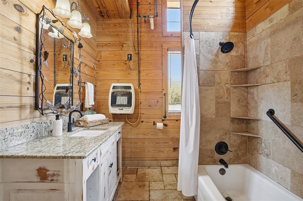 ACRES: 4.495 ABST: 582 SURVEY: HAYNES BLUFORD TR: - Residential