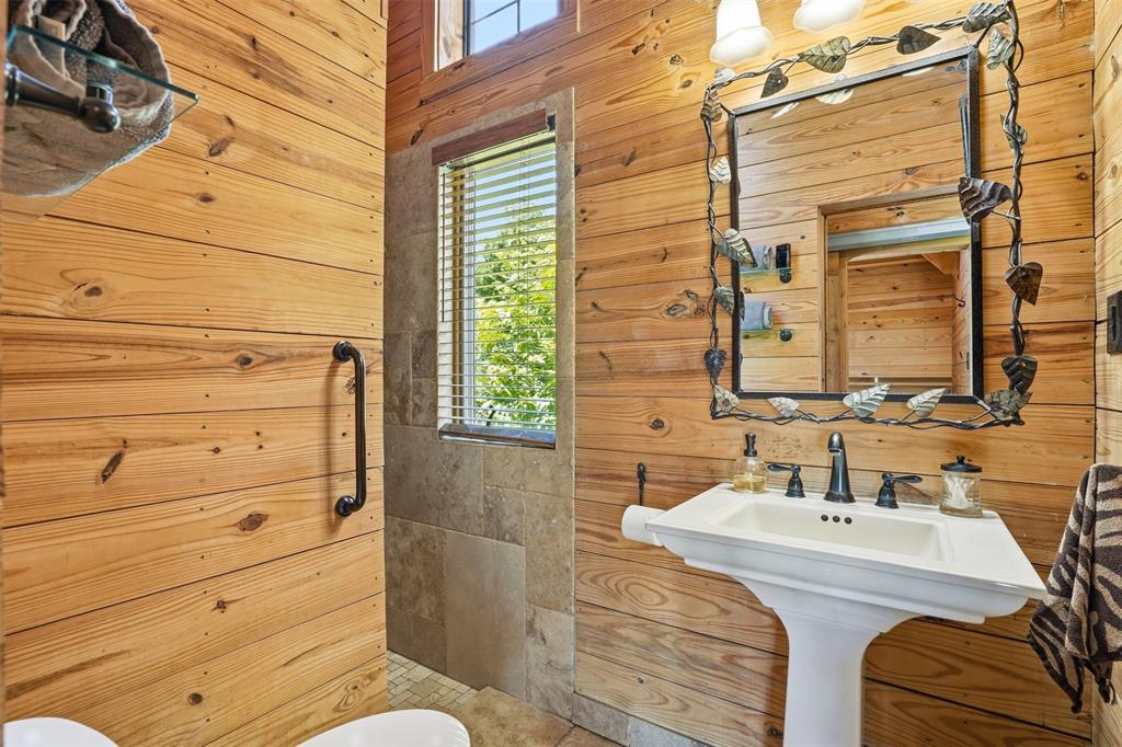 ACRES: 4.495 ABST: 582 SURVEY: HAYNES BLUFORD TR: - Residential