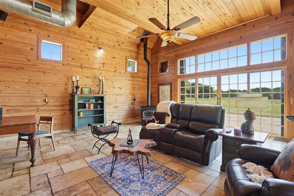 ACRES: 4.495 ABST: 582 SURVEY: HAYNES BLUFORD TR: - Residential