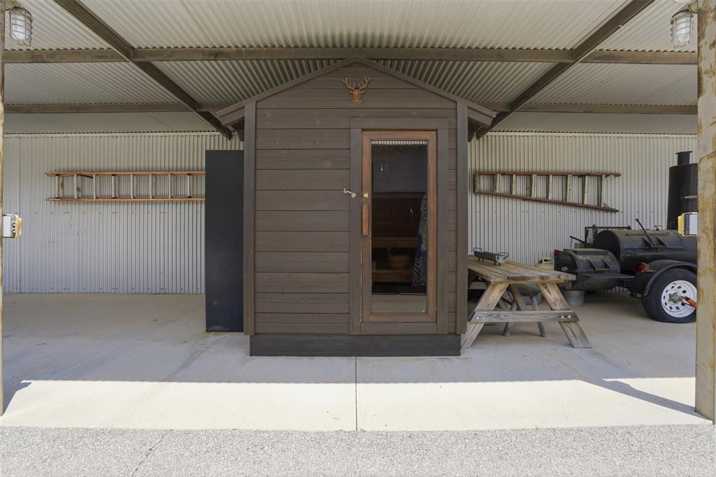 ACRES: 4.495 ABST: 582 SURVEY: HAYNES BLUFORD TR: - Residential