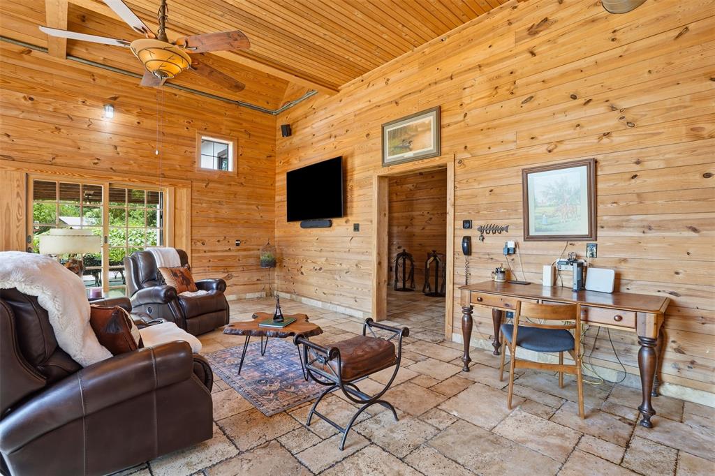 ACRES: 4.495 ABST: 582 SURVEY: HAYNES BLUFORD TR: - Residential