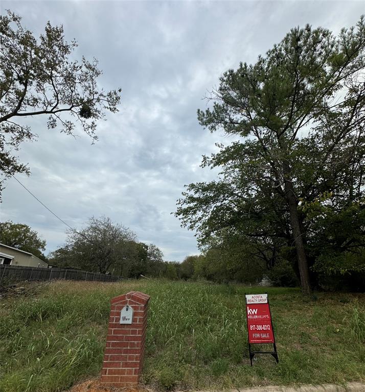 Residential lot ready to build in the heart of Mansfield. Convenient to major highways and with Mansfield ISD. GO AND SHOW