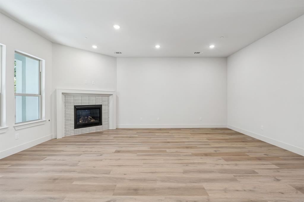 Lewisville Water's Edge II Condominium - Residential