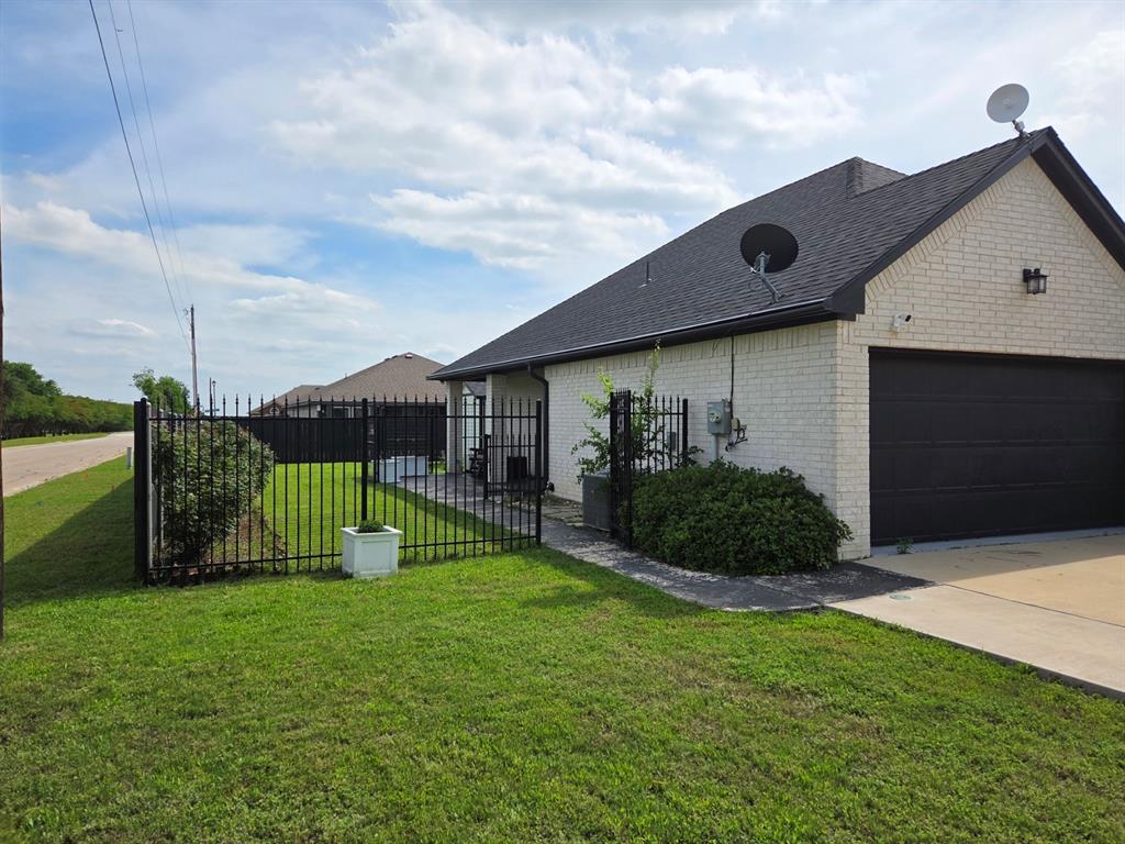 Country East Add - Residential