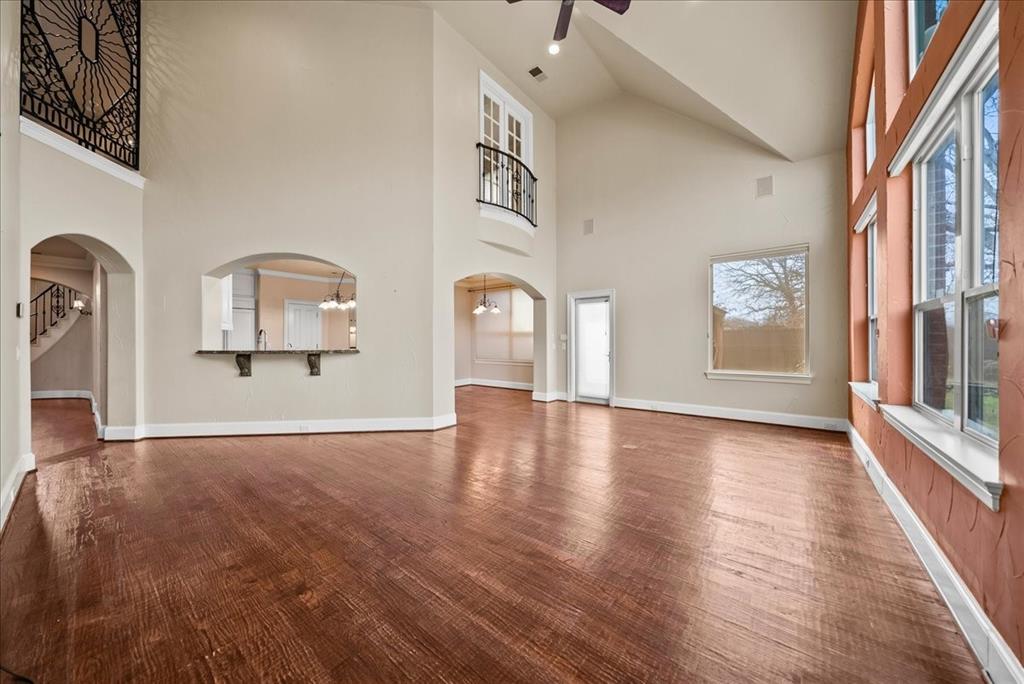 Emerald Sound At Lake Lewisvil - Residential
