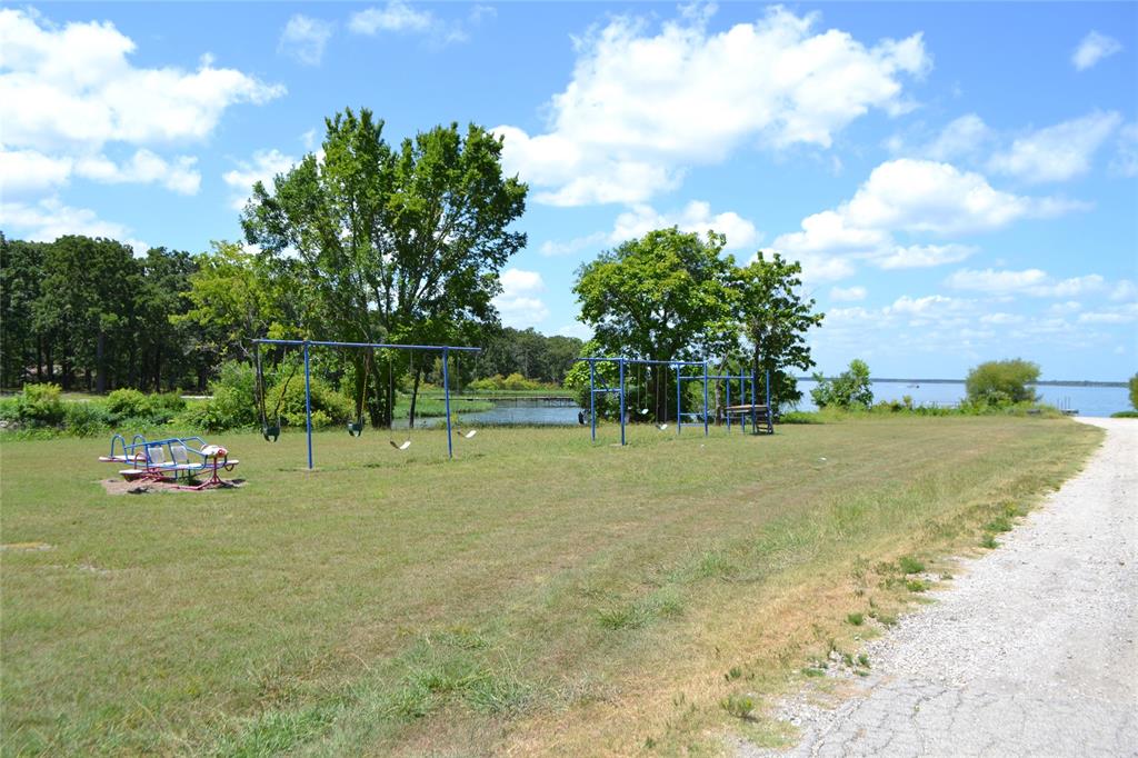 Whispering Oaks - Land