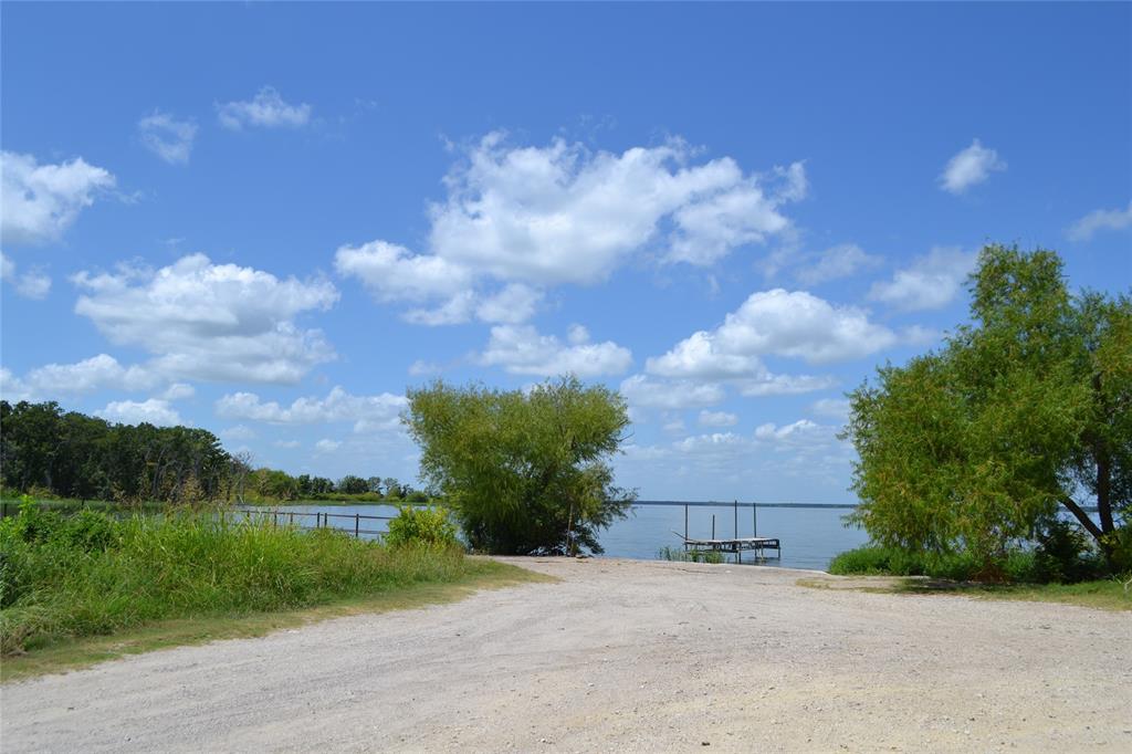 Whispering Oaks - Land