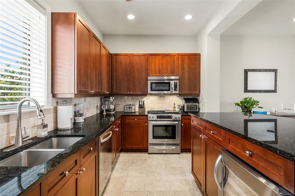 Palo Alto Twnhms Condo - Residential