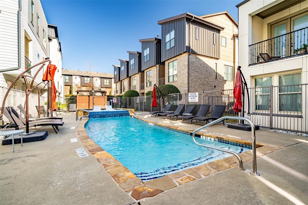 Palo Alto Twnhms Condo - Residential