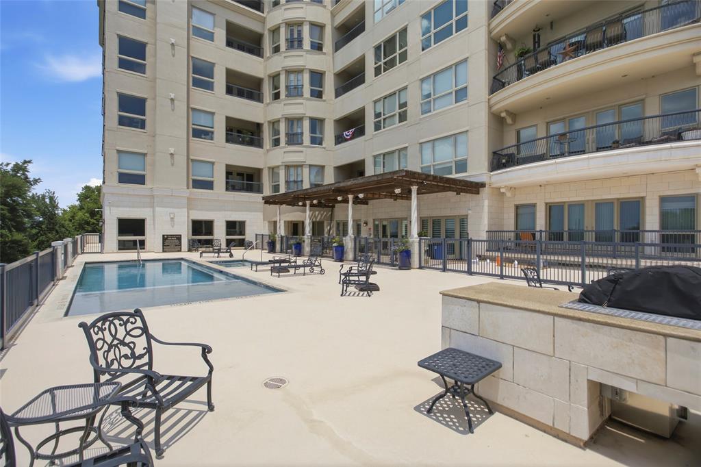 Villa de Leon Condo - Residential