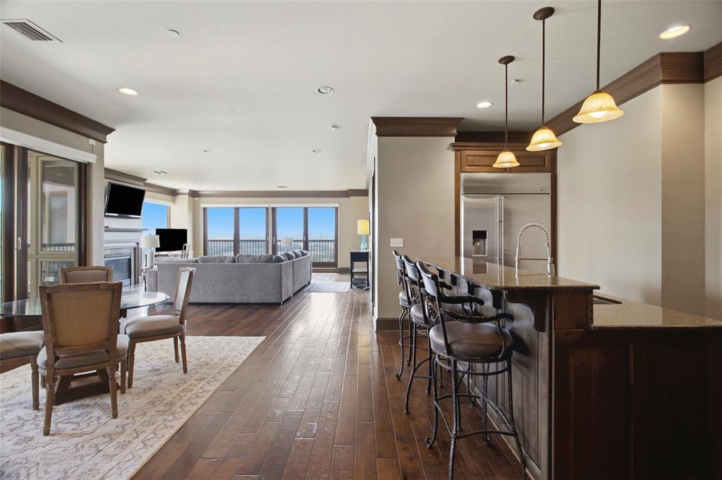Villa de Leon Condo - Residential